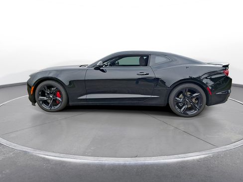 Used 2022 Chevrolet Camaro LT w/ Technology Package RWD image 5