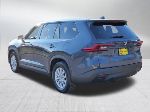 Certified 2025 Toyota Grand Highlander FWD image 6