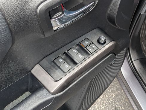 Used 2023 Toyota Tacoma TRD Off-Road image 18