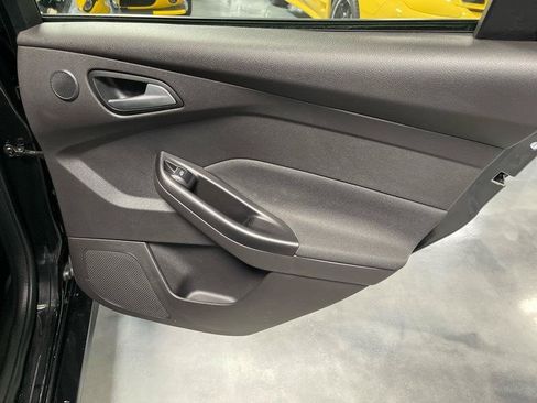 Used 2013 Ford Focus ST FWD image 36