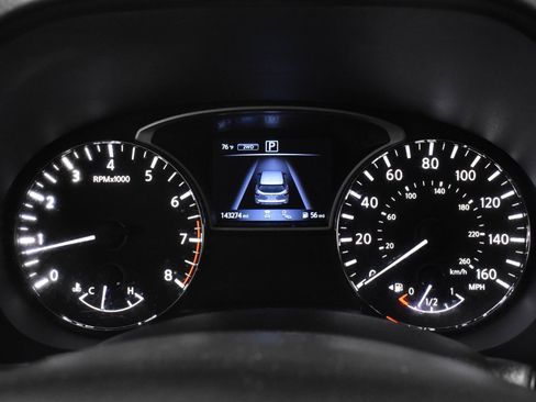 Used 2019 Nissan Pathfinder SL AWD/4WD image 22