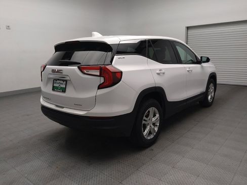 Used 2024 GMC Terrain SLE AWD/4WD image 9
