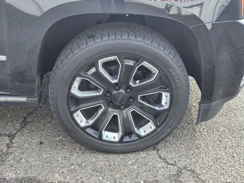 Used 2019 GMC Yukon Denali w/ Denali Ultimate Package image 9