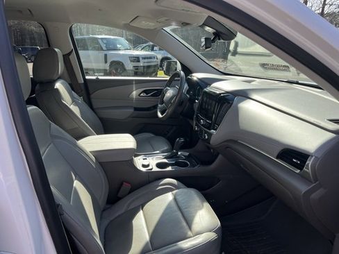 Used 2019 Chevrolet Traverse LT w/ LT Premium Package image 11