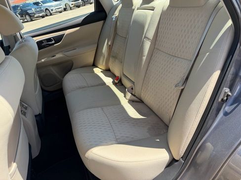 Used 2016 Nissan Altima 2.5 SV w/ Convenience Package FWD image 11