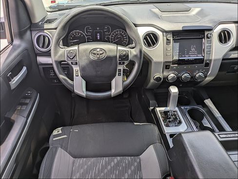 Used 2019 Toyota Tundra SR5 w/ SR5 Upgrade Package AWD/4WD image 18