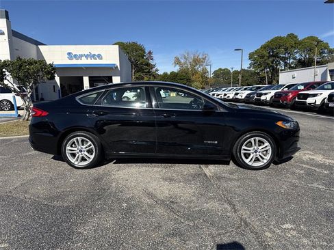 Used 2018 Ford Fusion S image 4