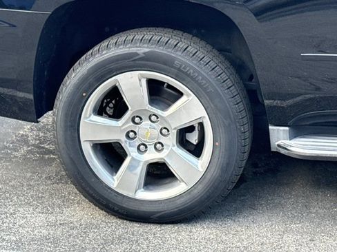 Used 2015 Chevrolet Tahoe LTZ RWD image 2