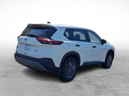 Used 2023 Nissan Rogue S AWD/4WD image 5