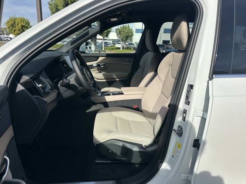 New 2026 Volvo XC90 B6 Plus w/ Protection Package Premier image 13