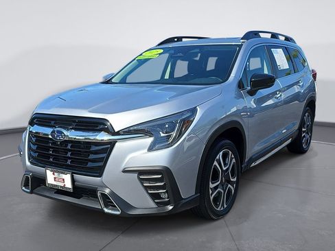 Used 2025 Subaru Ascent Touring AWD/4WD image 7