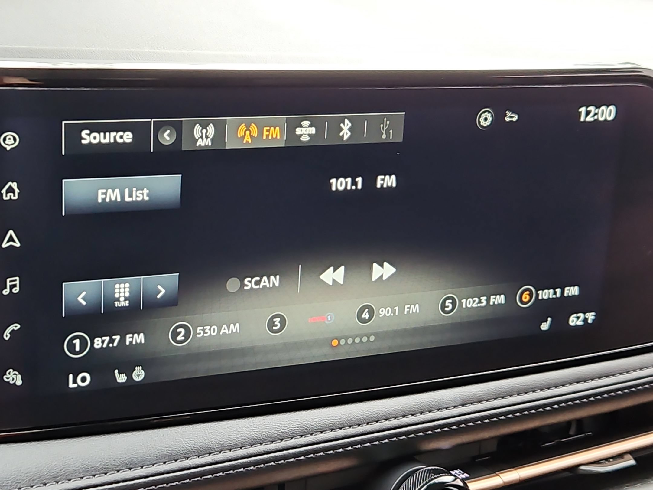 Used 2024 Nissan Ariya AWD image 18