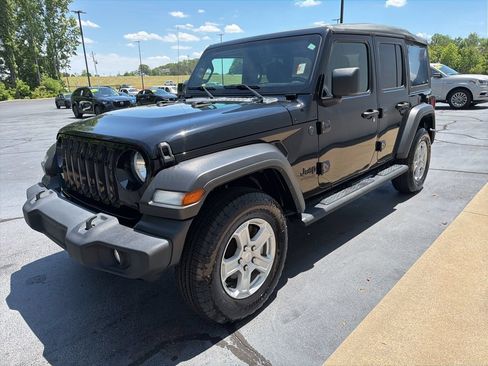 Used 2022 Jeep Wrangler Unlimited Sport AWD/4WD image 4