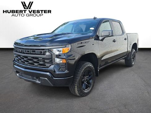 New 2026 Chevrolet Silverado 1500 Custom Trail Boss w/ Midnight Edition AWD/4WD image 2