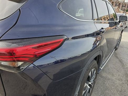 Used 2021 Toyota Highlander XLE FWD image 9