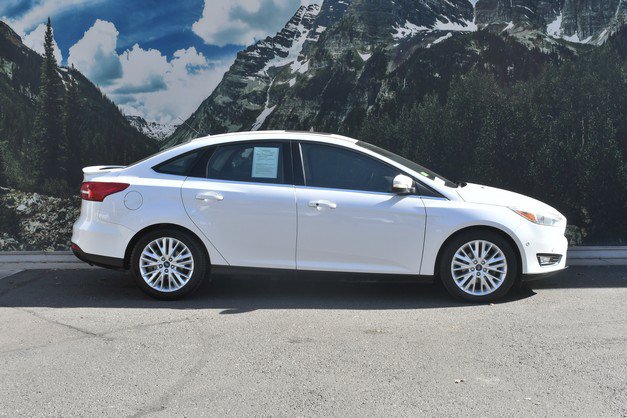 Used 2017 Ford Focus Titanium w/ Titanium Technology Package FWD image 2