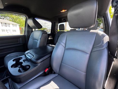 Used 2022 RAM 3500 Tradesman w/ Chrome Appearance Group AWD/4WD image 12