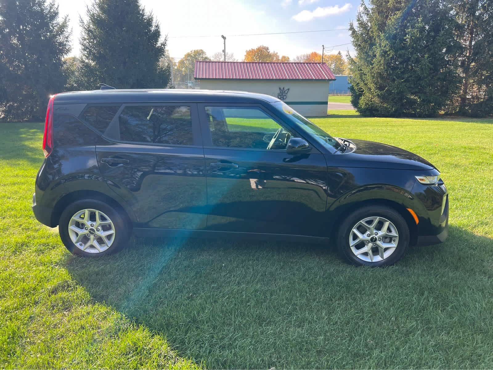 Used 2022 Kia Soul LX w/ Technology Package FWD image 6