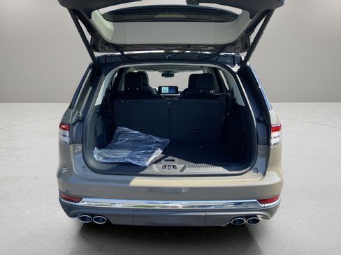 New 2025 Lincoln Aviator AWD w/ Equipment Group 101A image 7