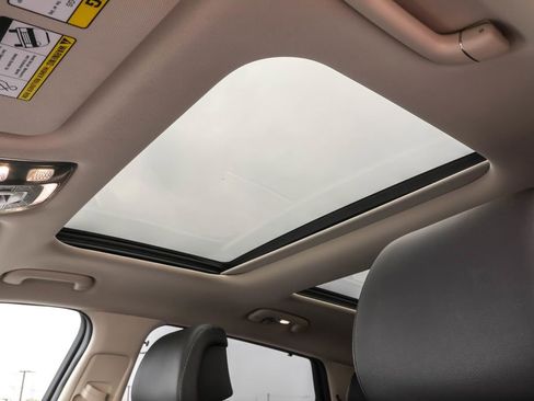 Used 2025 Genesis GV80 2.5T Select image 9