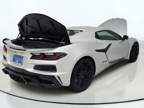 Used 2026 Chevrolet Corvette Z06 w/ Stealth Interior Trim Package RWD image 14