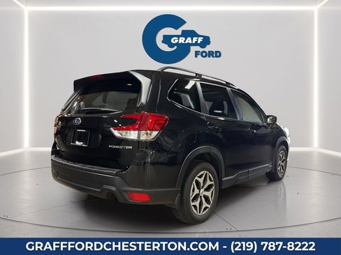 Used 2023 Subaru Forester Premium AWD/4WD image 8