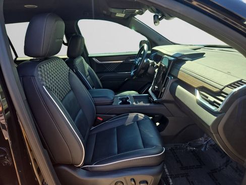 Used 2025 GMC Acadia Denali FWD image 15