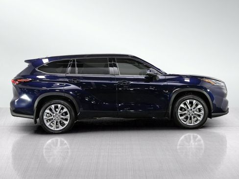 Used 2025 Toyota Highlander Limited AWD/4WD image 6