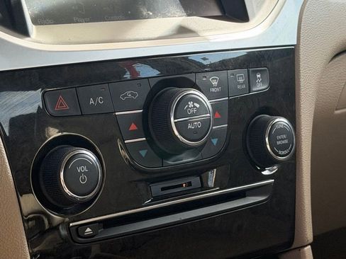 Used 2013 Chrysler 300 RWD image 27