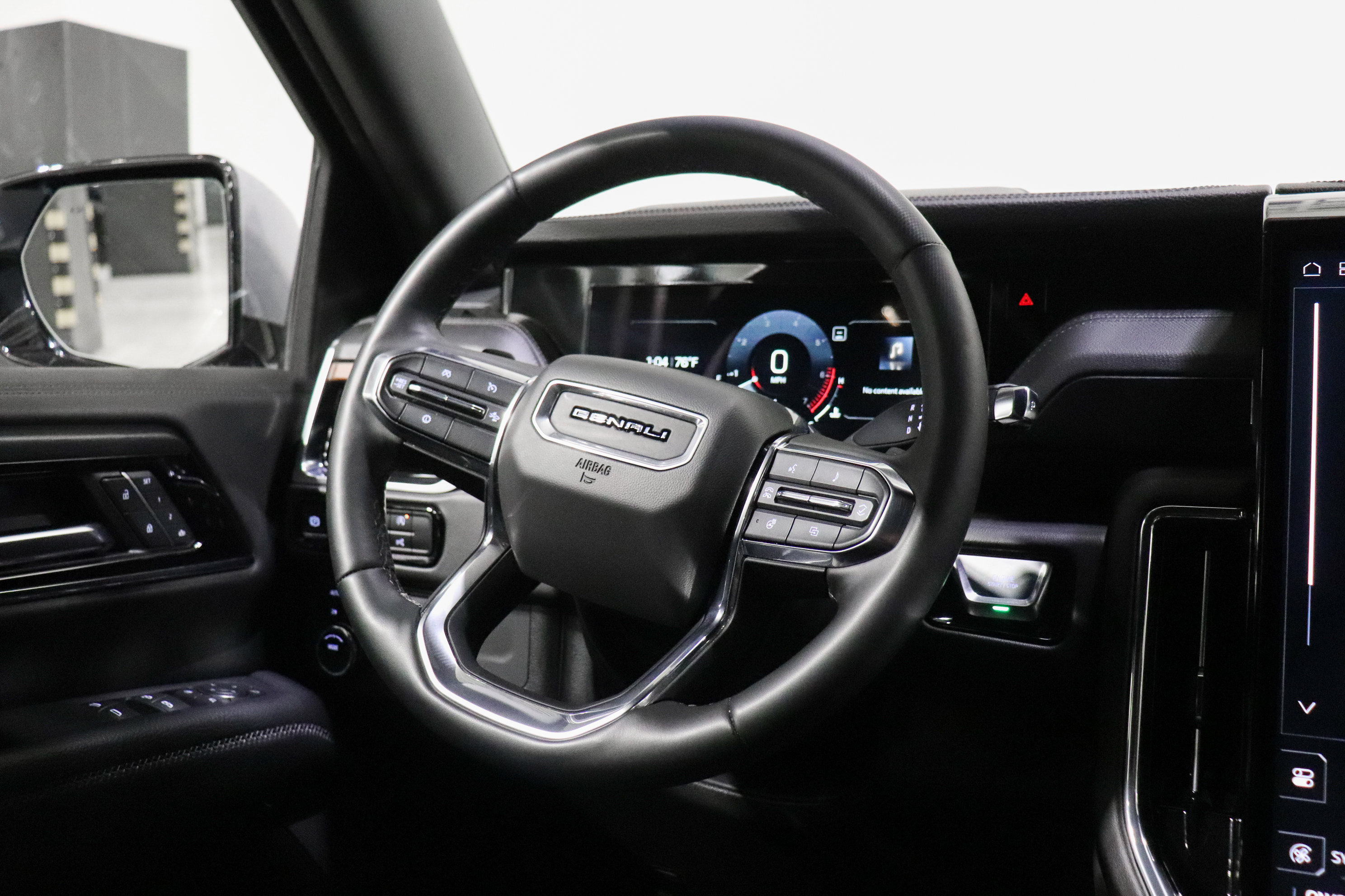 Used 2025 GMC Yukon XL Denali AWD/4WD image 28