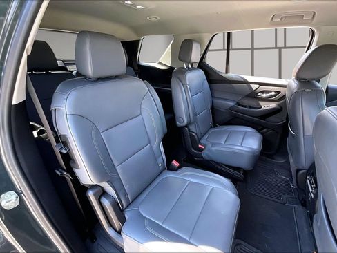 Used 2020 Chevrolet Traverse LT w/ Driver Confidence II Package FWD image 22