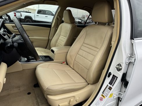Used 2017 Toyota Camry XLE image 25