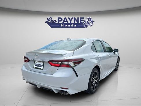 Used 2023 Toyota Camry SE FWD image 5
