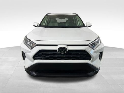 Used 2019 Toyota RAV4 XLE Premium w/ Cold Weather Package AWD/4WD image 9