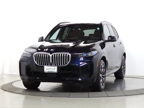 Used 2024 BMW X5 xDrive40i w/ M Sport Package AWD/4WD image 3