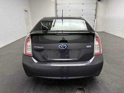 Used 2015 Toyota Prius Four image 7