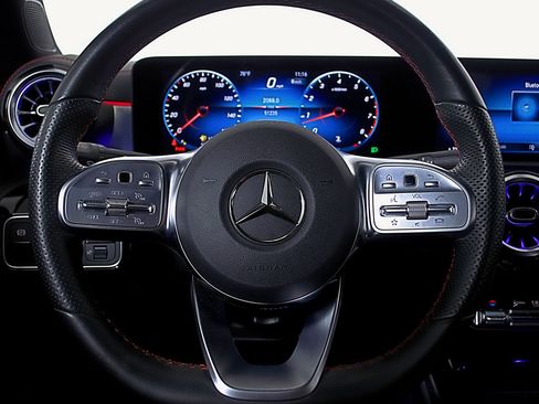 Used 2022 Mercedes-Benz CLA 250 image 23