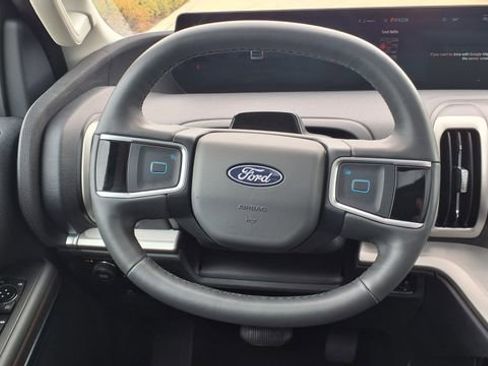 Used 2025 Ford Expedition Active AWD/4WD image 29