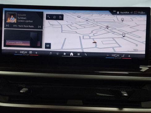 Used 2025 BMW X7 xDrive40i w/ Premium Package image 21