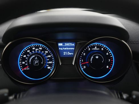 Used 2013 Hyundai Genesis 3.8 RWD image 20