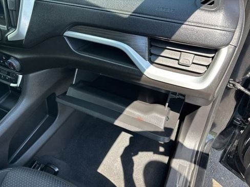 Used 2022 GMC Terrain SLE w/ Driver Convenience Package FWD image 40