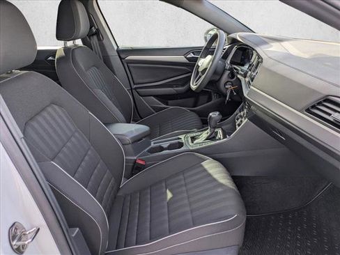 Used 2023 Volkswagen Jetta Sport image 19