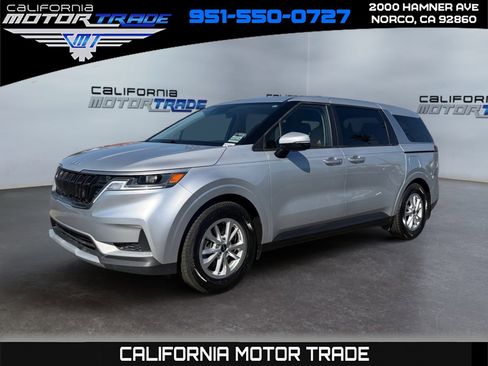 Used 2023 Kia Carnival LX image 1