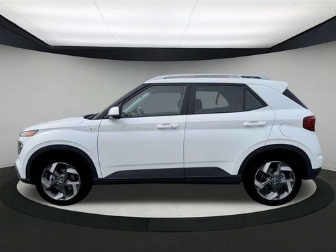 New 2026 Hyundai Venue SEL image 3