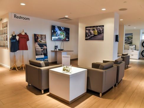 Certified 2022 Volkswagen Tiguan SE image 27