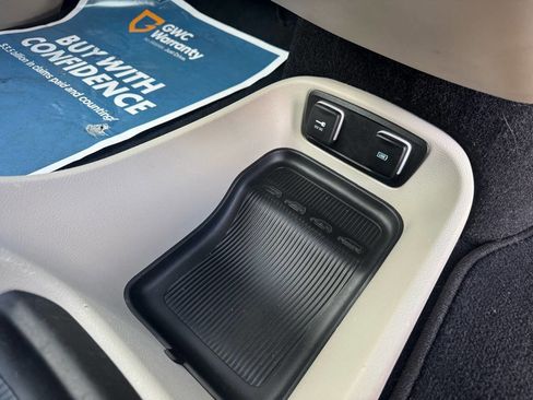 Used 2017 Chrysler Pacifica Touring-L image 30