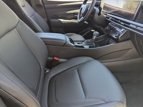 Used 2025 Hyundai Santa Cruz SEL image 9