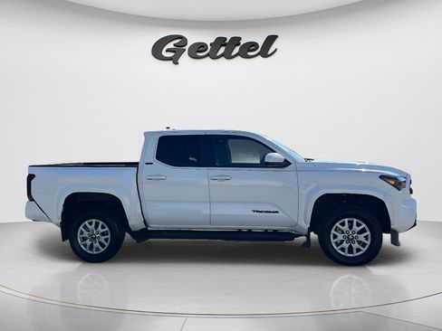 Used 2024 Toyota Tacoma SR5 RWD image 3