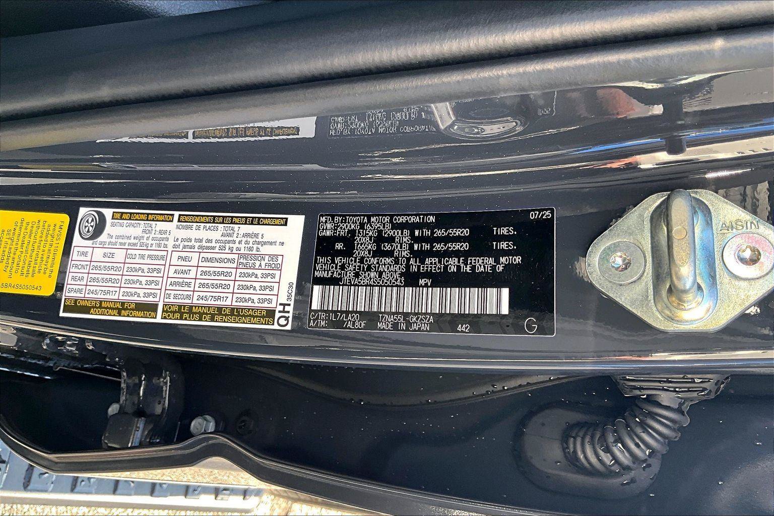 Used 2025 Toyota 4Runner Limited AWD/4WD image 36