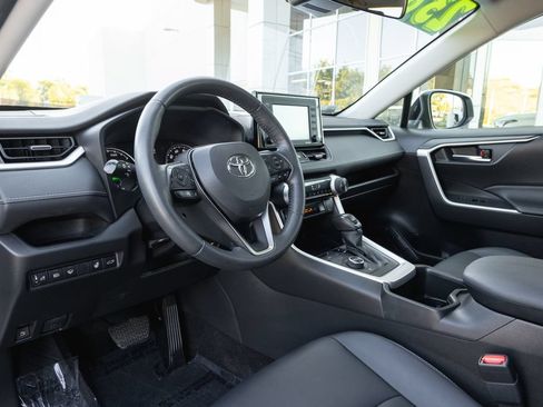 Used 2022 Toyota RAV4 XLE Premium AWD/4WD image 10